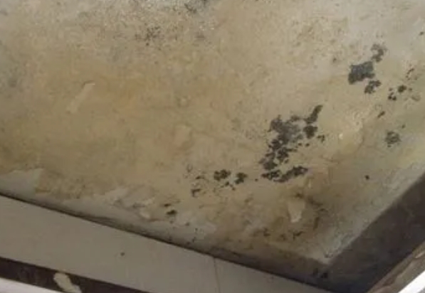 盖州阳台漏水维修公司分享下盖州卫生间渗水维修需要注意哪些问题。